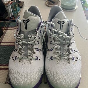Nike Kobe Mens  Basketball Shoes - White & Purple